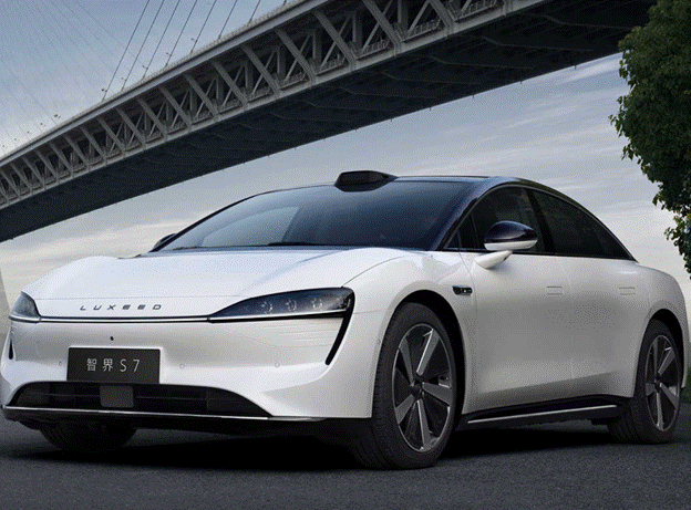 华为智选车首款纯电轿车智界 S7即将预售 有何亮点？